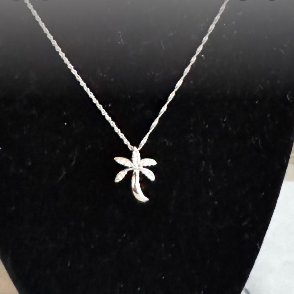 14K Solid White Gold With Diamonds 🌴 Palm Tree and 18”/14K Chain.